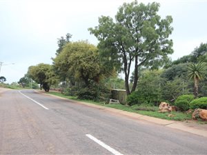 1682 m² Land available in Waterkloof Heights