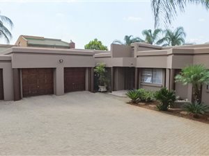 4 Bedroom House in Montana Park
