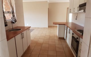 3 Bedroom Simplex in Arboretum