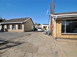 Industrial space in Reuven