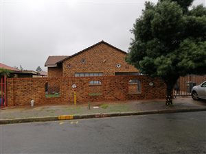 5 Bed House in East Geduld