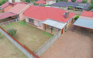 3 Bedroom House in Elspark