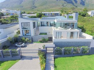 6 Bed House in Camps Bay
