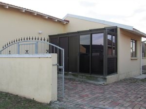 3 Bed House in Kwamagxaki