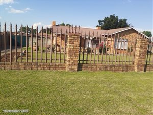 3 Bed House in Rowhill