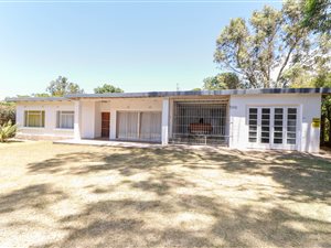 4 Bed House in Boesmansriviermond