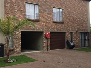 2 Bed Townhouse in Rietfontein