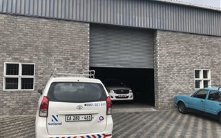 560 m² Industrial space in Airport Industria