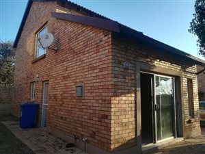 3 Bed Duplex in Amberfield Manor
