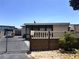 3 Bed House in Sanddrift