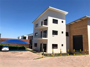 758 m² Industrial space in Halfway House