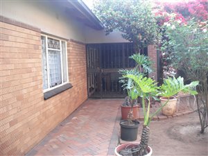 4 Bed House in Newclare