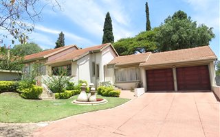 4 Bedroom House in Moreleta Park