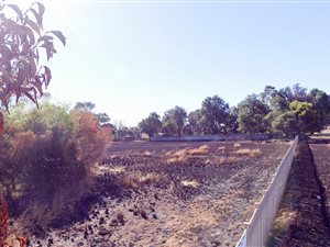 4.5 ha Land available in Petit