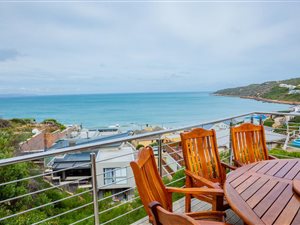 8 Bed House in Vlees Bay