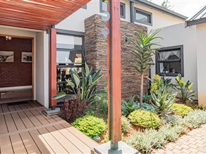 4 Bed House in Glen Lauriston