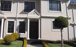 3 Bedroom Apartment in Carlswald Estate