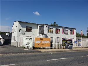742 m² Commercial space in Fontainebleau