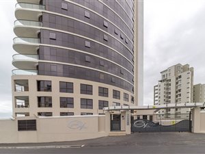 2 Bed Apartment in Strand South