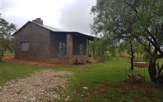 132 ha Farm in Zeerust