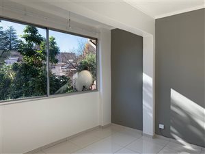 2 Bed Apartment in Craighall Park