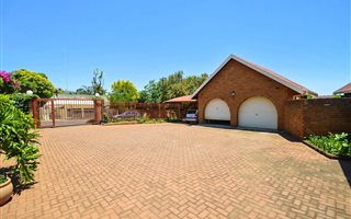 5 Bedroom House in Wilro Park