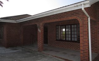 6 Bedroom House in Park Rynie