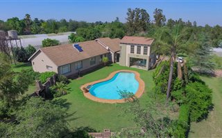 2.3 ha Smallholding in Mnandi AH
