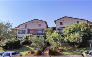 2 Bedroom Apartment in Jackal Creek Golf Estate