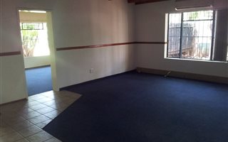 5 Bedroom House in Die Wilgers