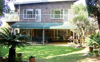 4 Bedroom House in Val de Grace