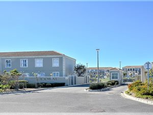 2 Bed Apartment in Melkbosstrand