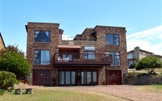 4 Bedroom House in Dana Bay