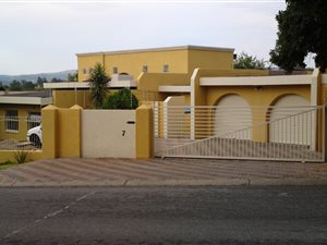 1 Bed Garden Cottage in Brackendowns