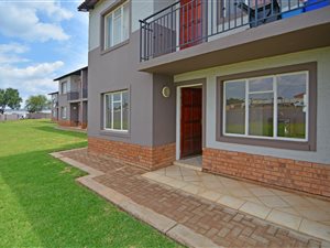 2 Bed Apartment in Protea Glen
