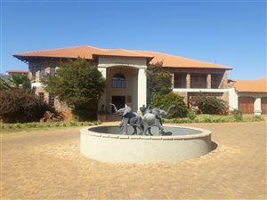 7 Bed House in Olympus AH