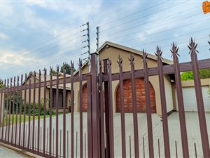 4 Bed House in Brackenhurst