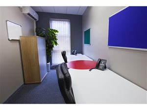 18 m² Office Space in Hyde Park