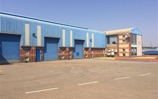 2530 m² Industrial space in Gateway Industrial Park
