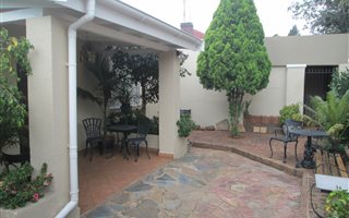 3 Bedroom House in Kensington