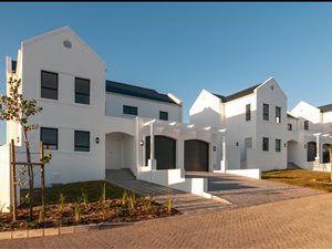 3 Bed House in Somerset West Central