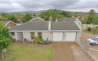 4 Bedroom House in Brackenfell Central