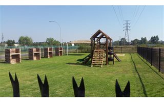 2 Bedroom Duplex in Crystal Park