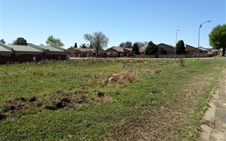 3145 m² Land available in Lennoxton