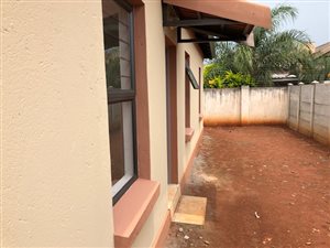 2 Bed House in Waterval East