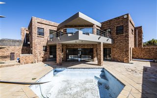 4 Bedroom Cluster in Bassonia