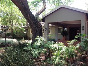 4 Bed House in Lynnwood Glen