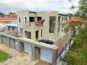 4 Bed House in Coronationville