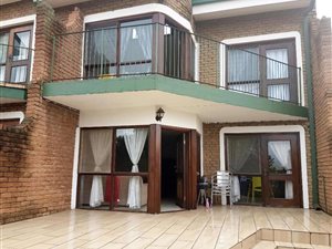 3 Bed Townhouse in Bronkhorstbaai