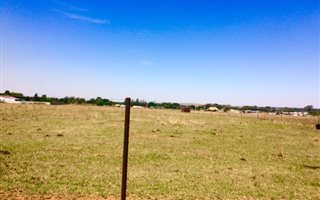 2.2 ha Land available in Vaalview